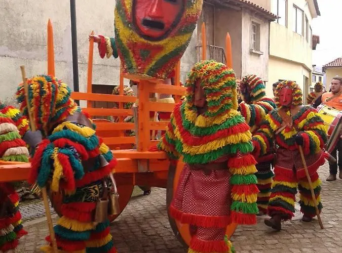 O Palheirinho - - Bragança Casa de Campo Samil